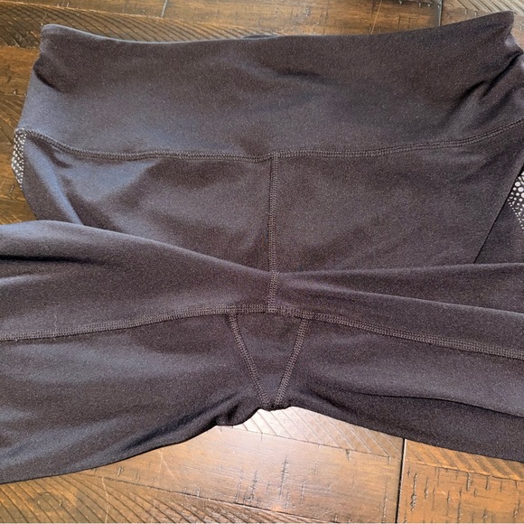 FP Movement by Free People Black Leggings w/ reflective geometric stripe Sz L - Picture 8 of 8